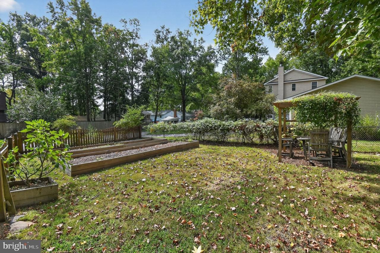 1252 Creek Drive - Photo 5 of 39