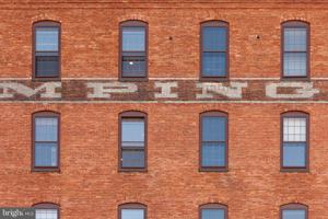 featured image of 101 E Wells St Unit 1br