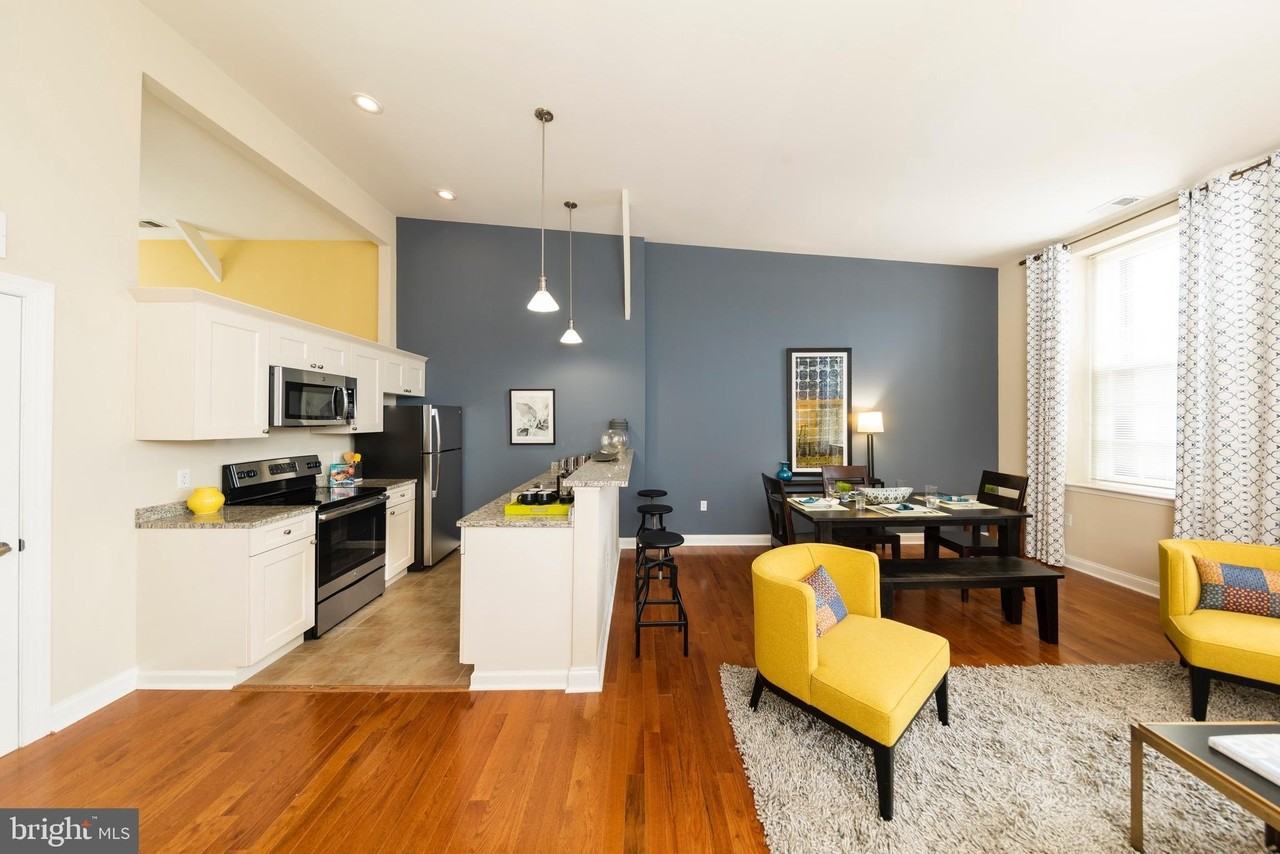 101 E Wells St - Photo 5 of 38