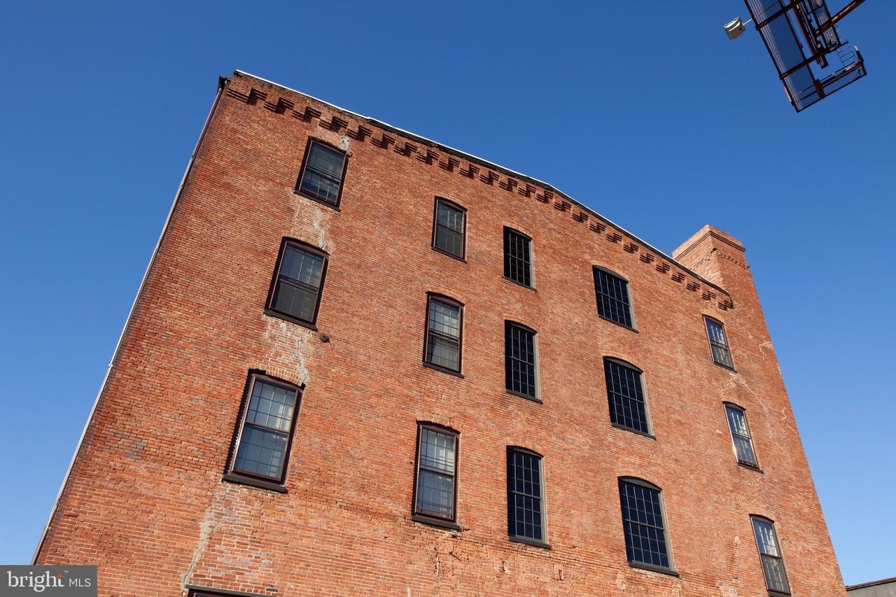 101 E Wells St - Photo 6 of 46