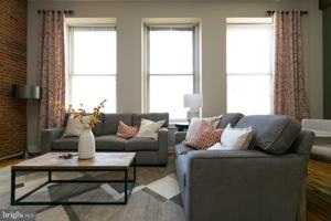 featured image of 519 W Pratt St