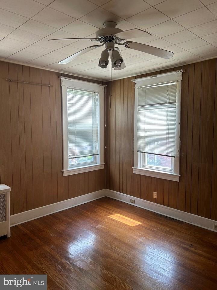 3216 Burleith Avenue - Photo 3 of 14