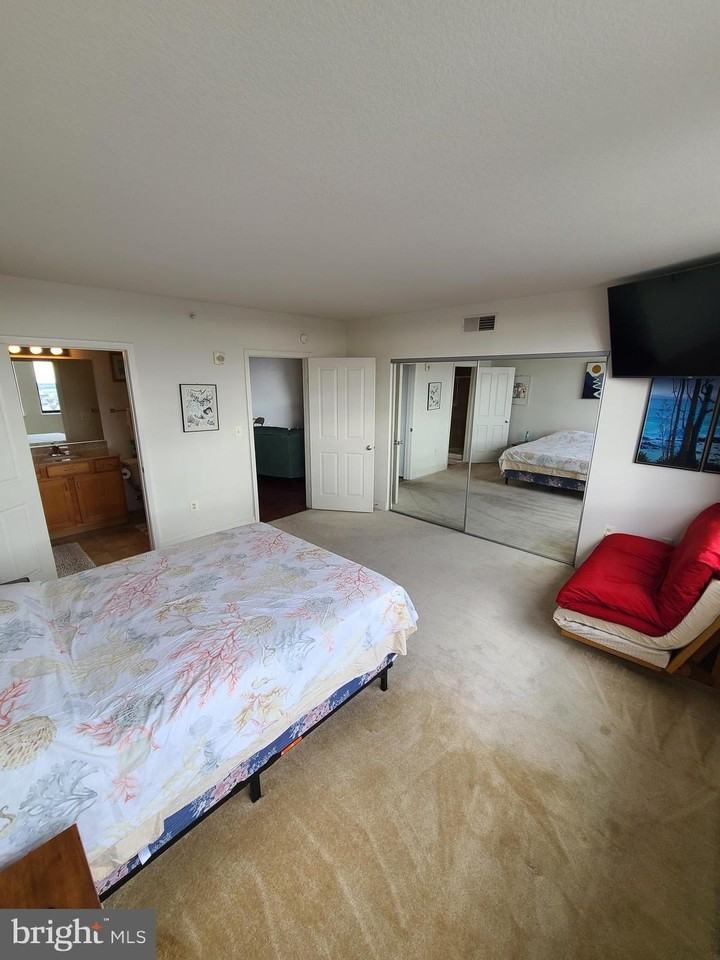 414 Water St Apt 2613 #2613 - Photo 2 of 42