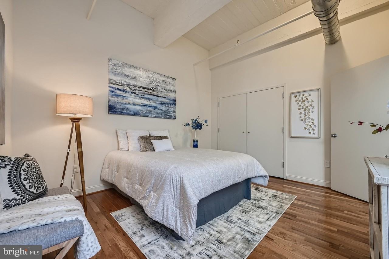 311 W Baltimore St Apt 501 #501 - Photo 3 of 28