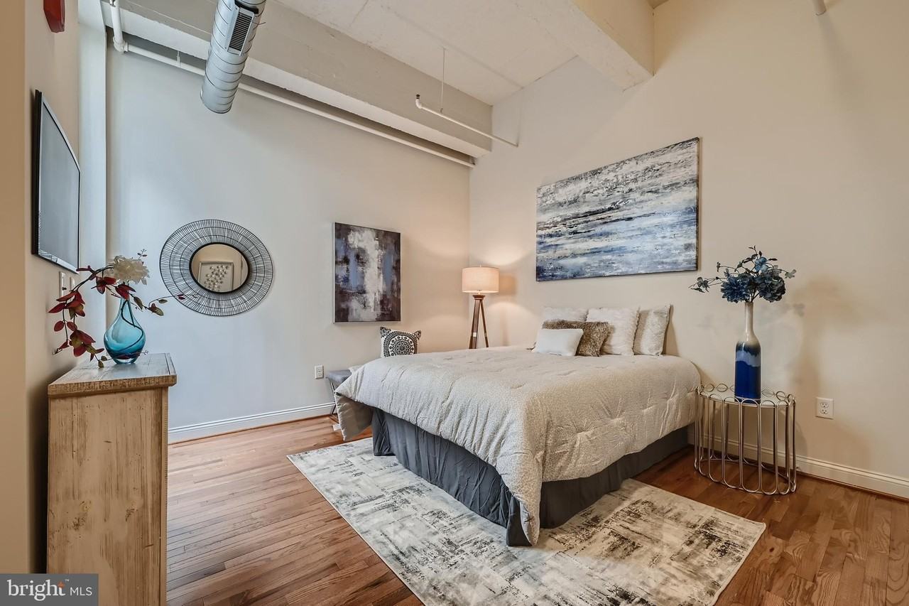 311 W Baltimore St Apt 501 #501 - Photo 4 of 28