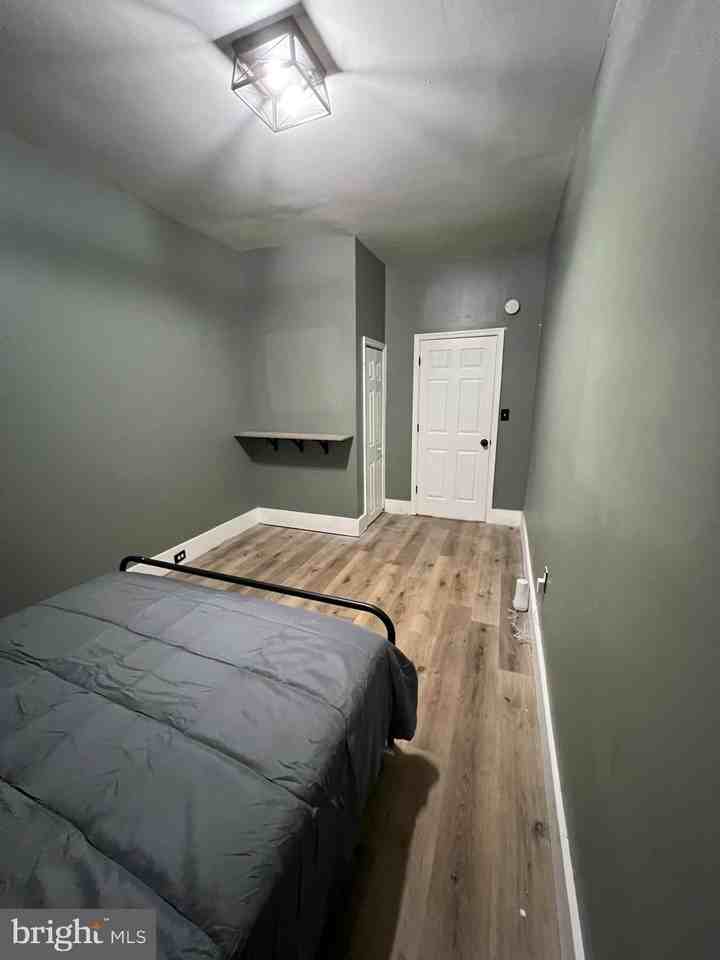 1402 Poplar Grove St - Photo 6 of 15