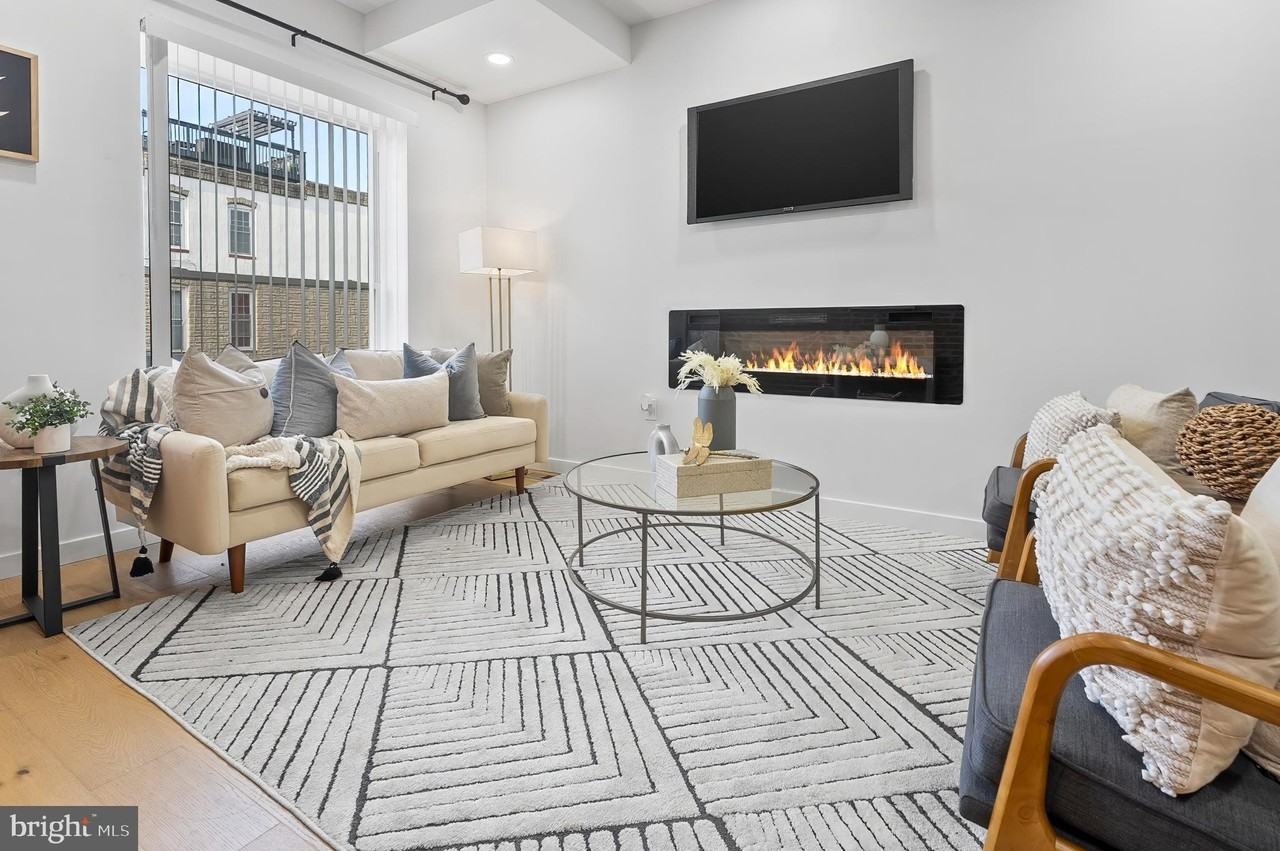 3306 East Lombard Street - Photo 4 of 44