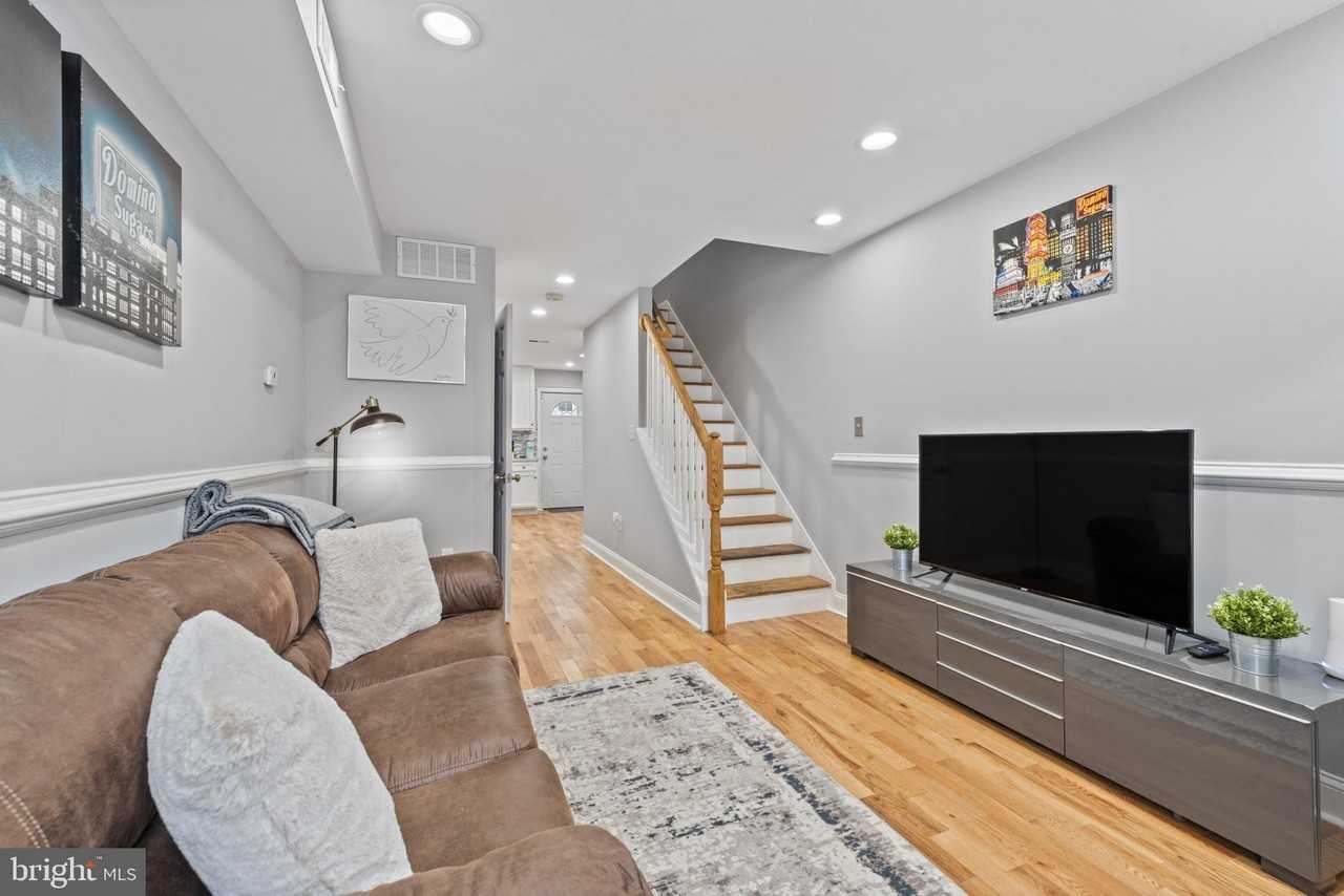 712 N Duncan St - Photo 2 of 26