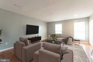 1009 Dartmouth Glen Way - Photo 1 of 1