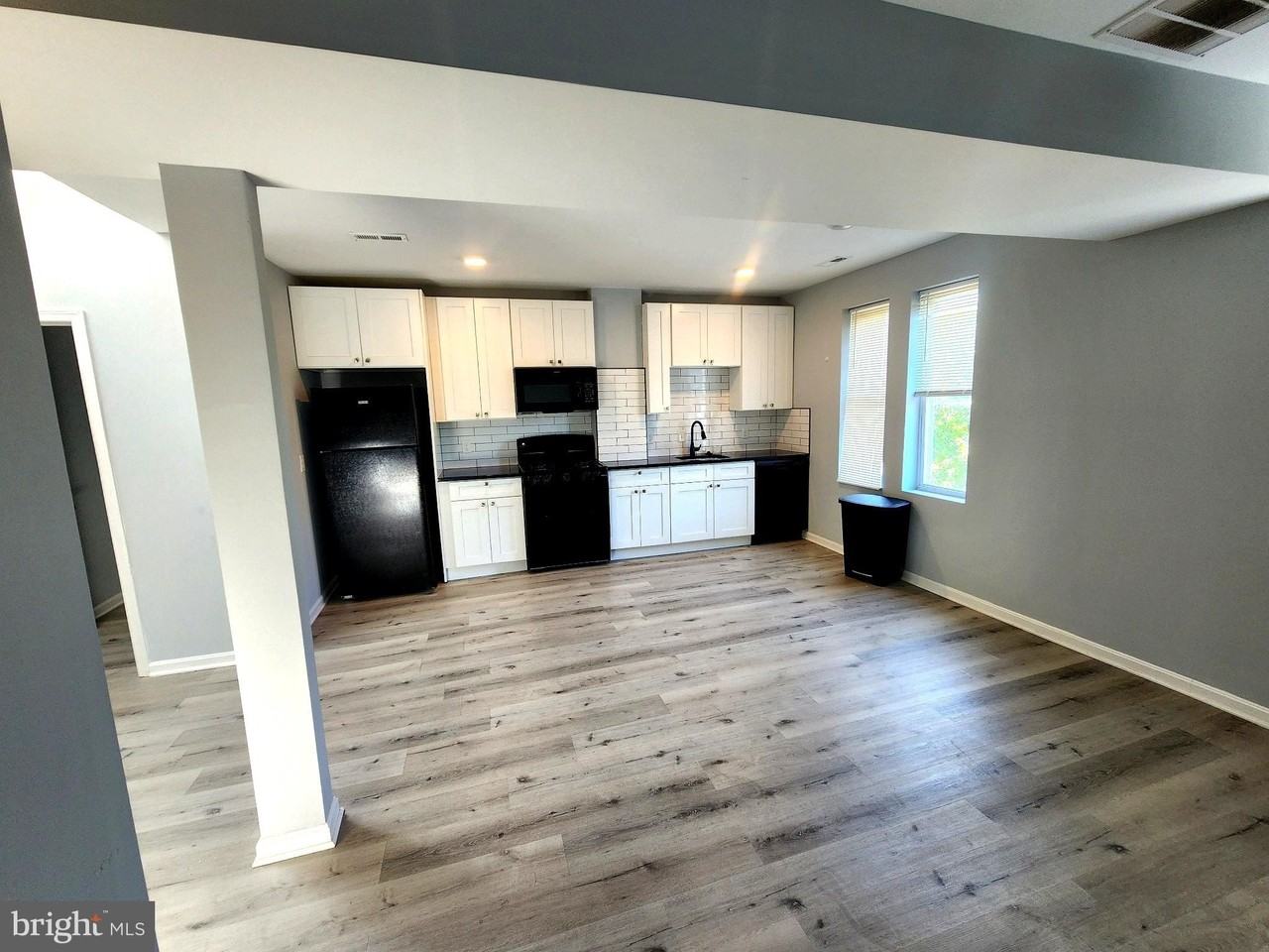 352 E University Pkwy Unit 3 #3 - Photo 3 of 16