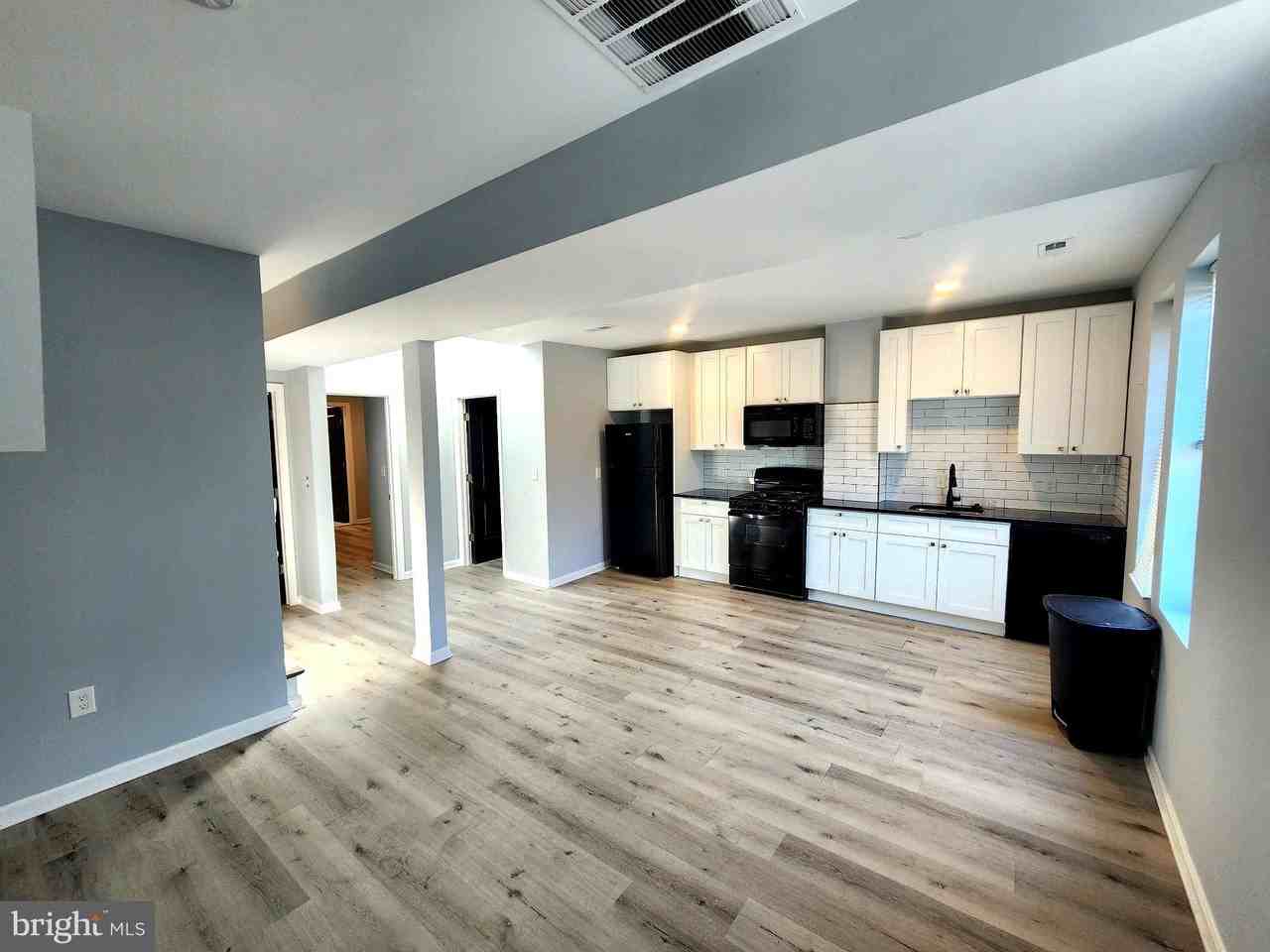 352 E University Pkwy Unit 3 #3 - Photo 5 of 16