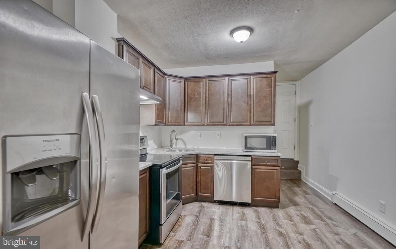 204 N Port St - Photo 2 of 16