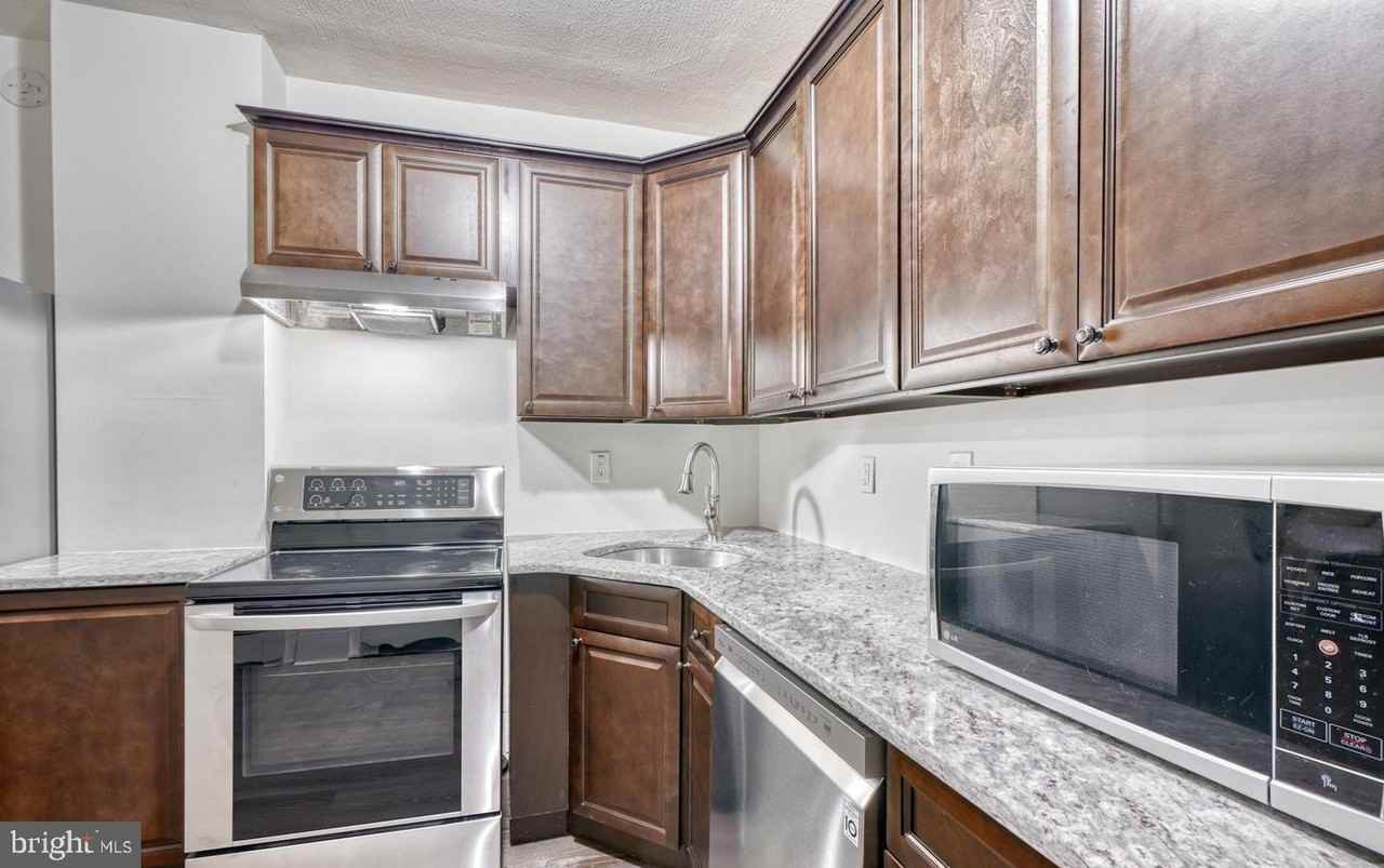 204 N Port St - Photo 6 of 16