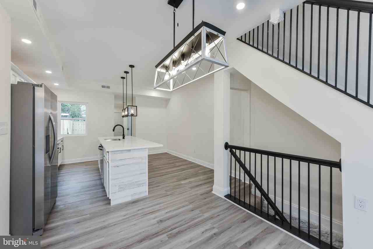 3108 Brighton St - Photo 6 of 31