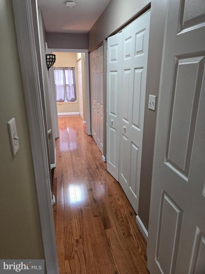 33 N Ann St - Photo 3 of 27