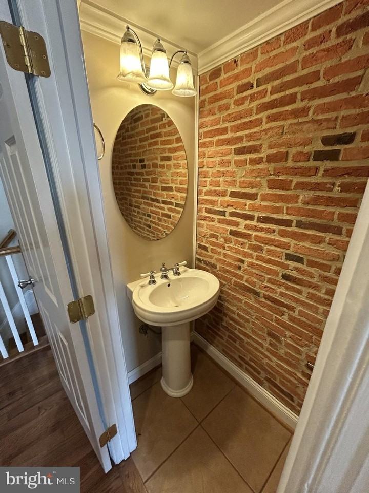 113 N Bradford St - Photo 6 of 29