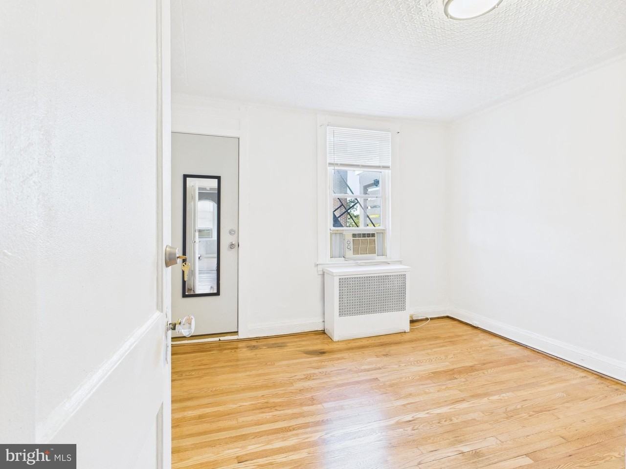 205 E 33rd St Apt 3 #3 - Photo 3 of 18