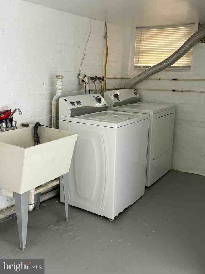 2807 Presstman Street - Photo 6 of 24