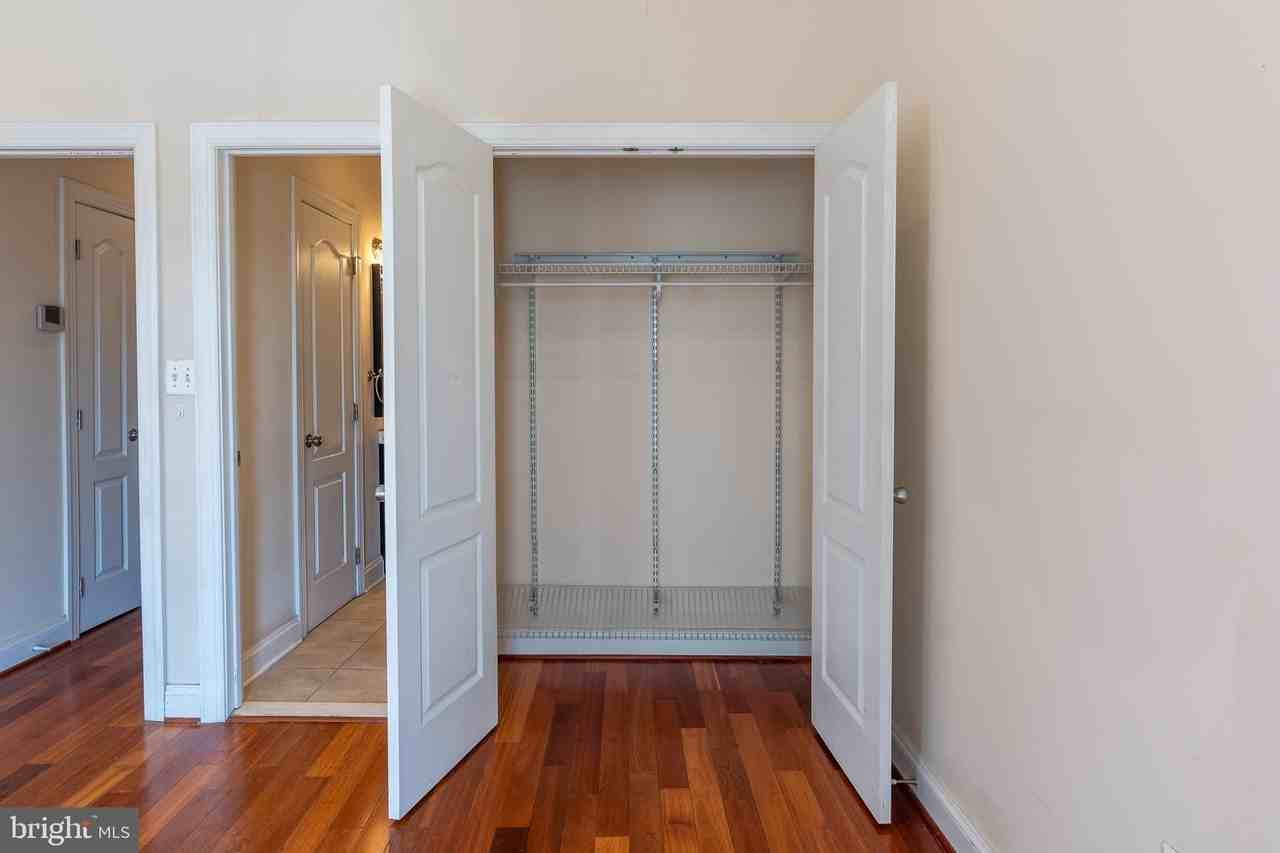 106 W Cross St - Photo 3 of 41