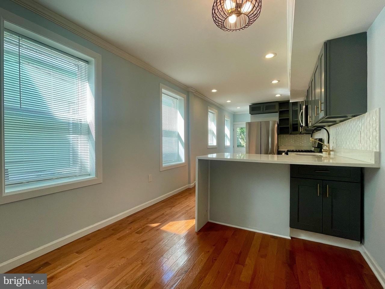 1904 Bank Street - Photo 6 of 20