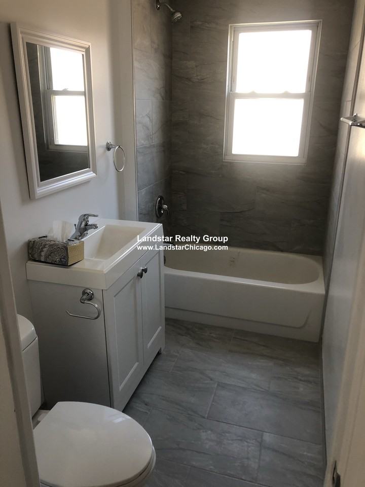 1646 W Pratt Blvd #1J - Photo 6 of 17