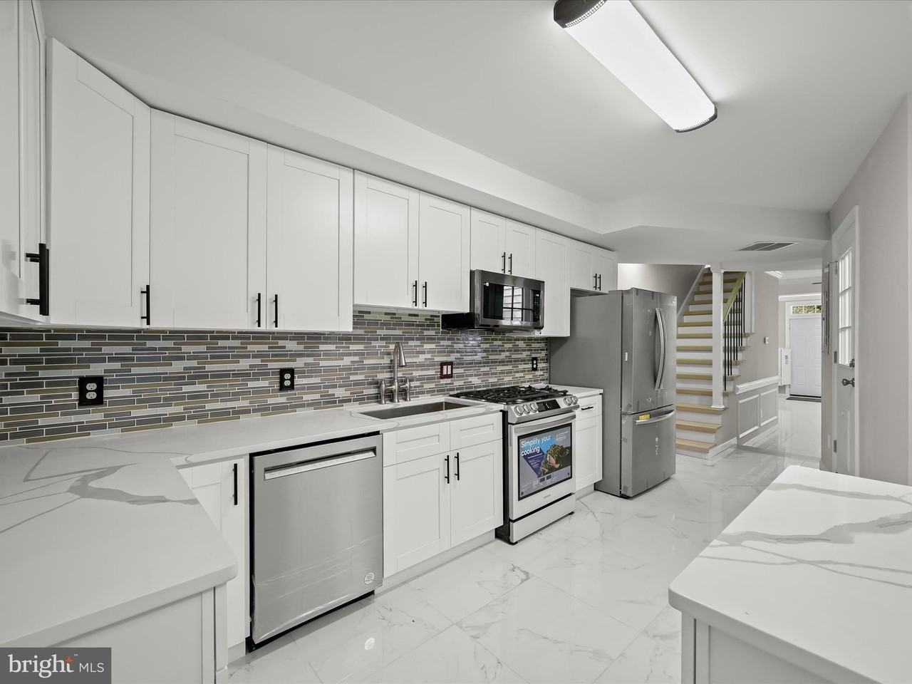 1015 S Kenwood Ave - Photo 7 of 24