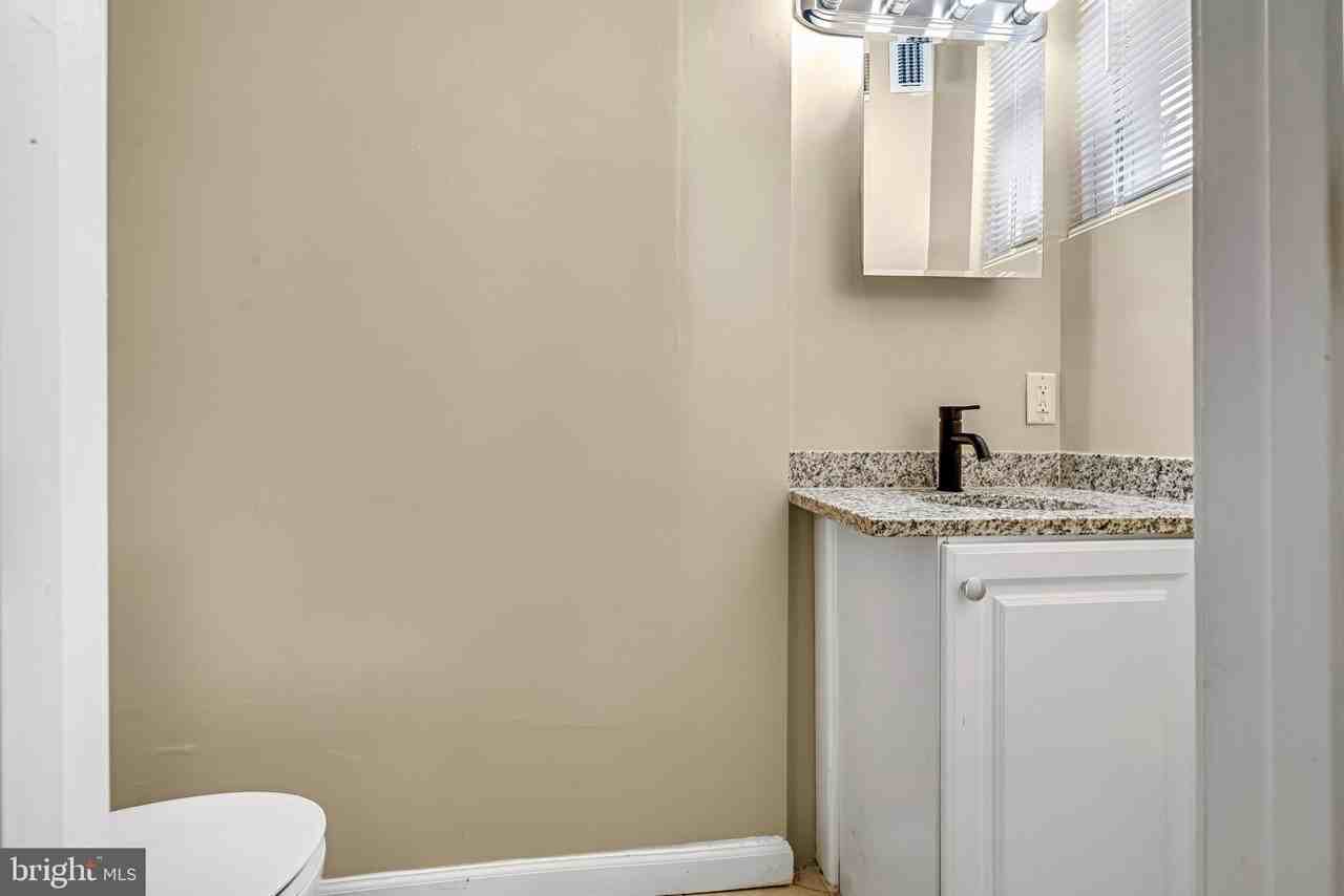 2131 Jefferson St - Photo 7 of 24