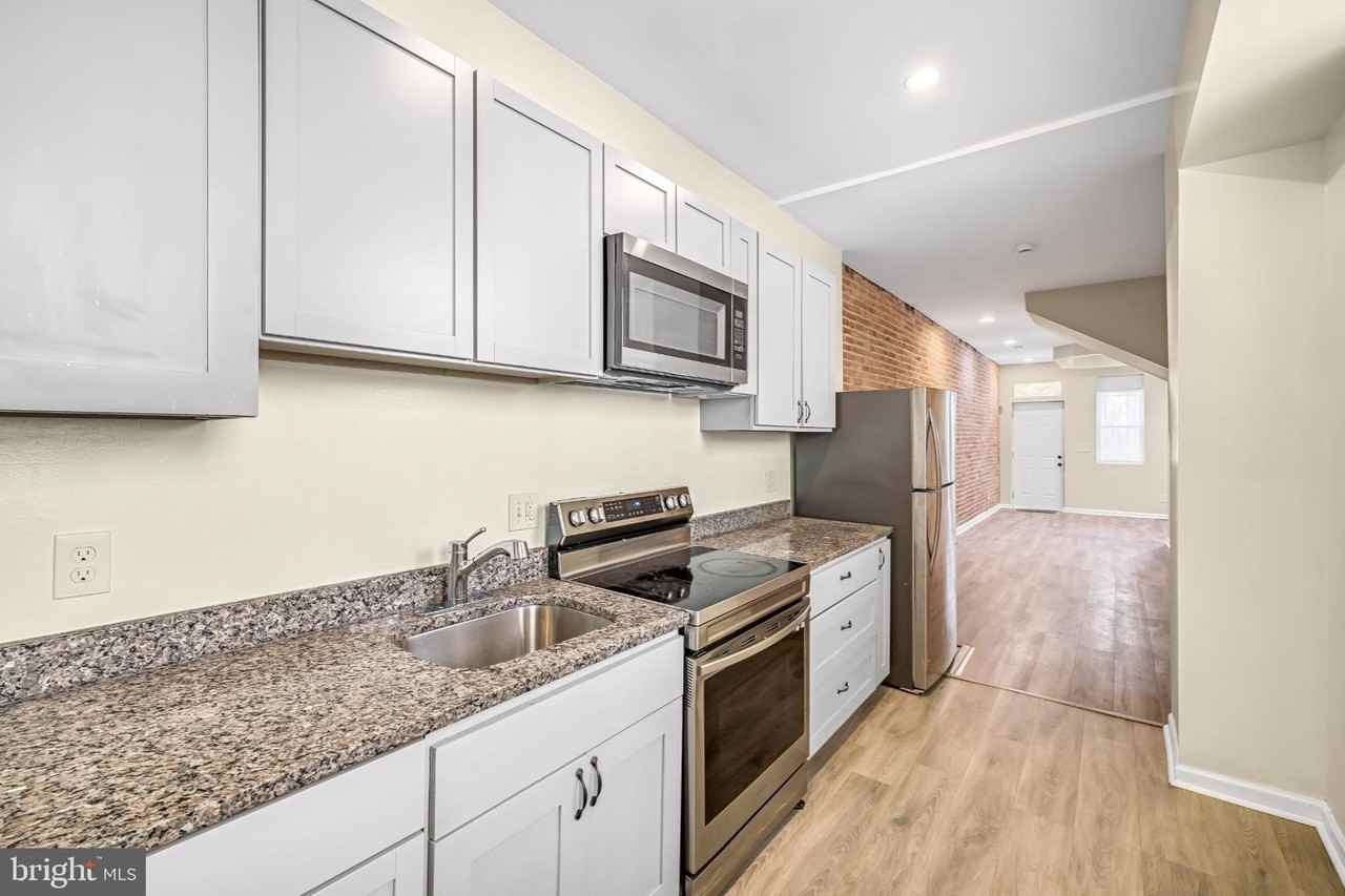 2131 Jefferson St - Photo 5 of 24