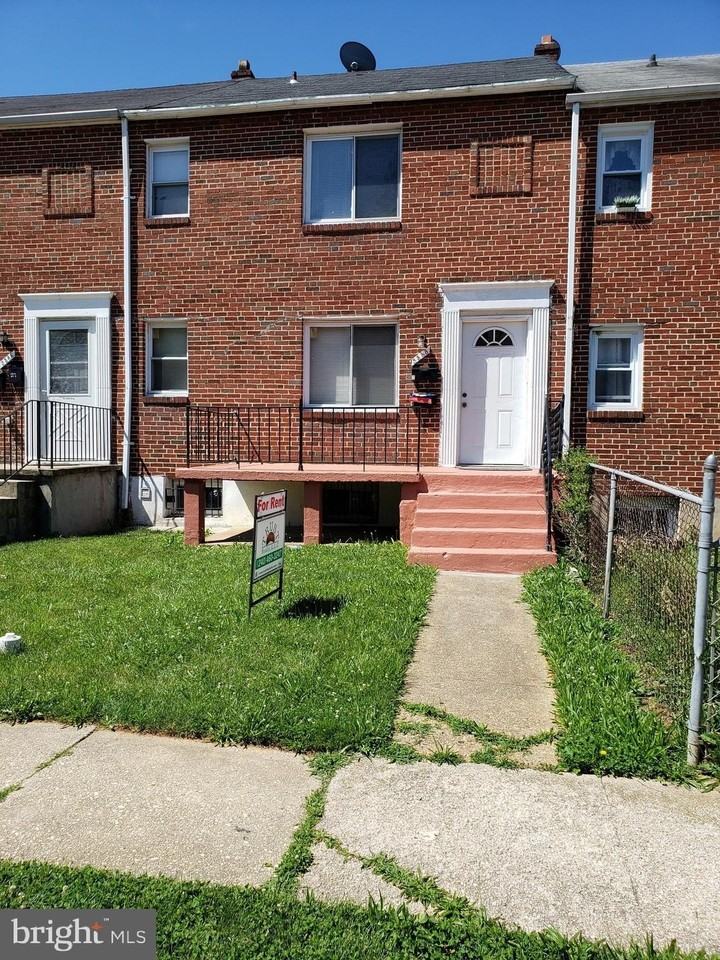 5338 Nelson Ave Apt 1 #1 - Photo 2 of 11