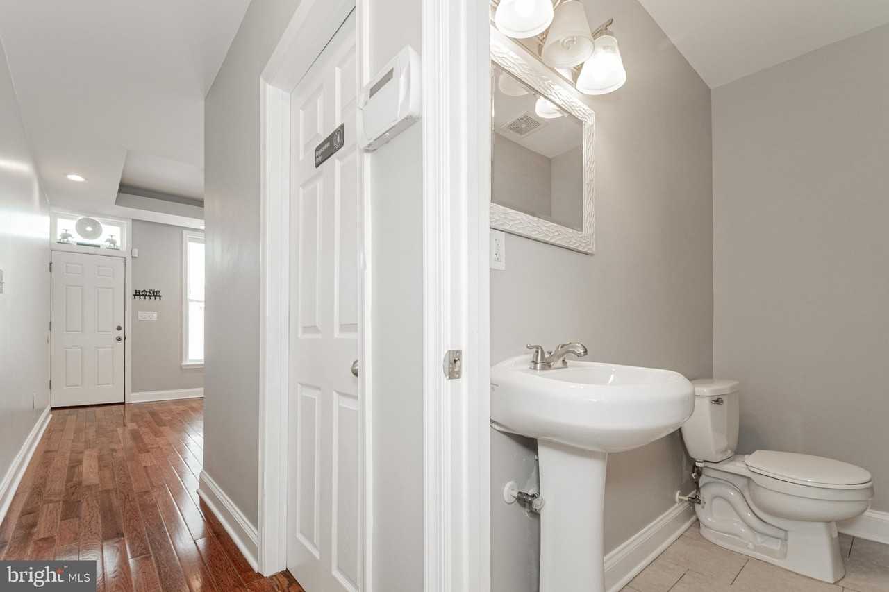 1107 North Collington Avenue - Photo 7 of 25