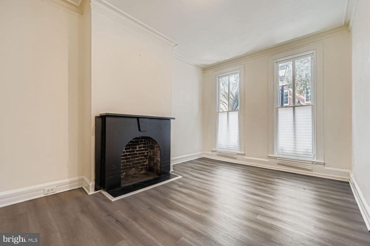 615 South Paca Street - Photo 3 of 34