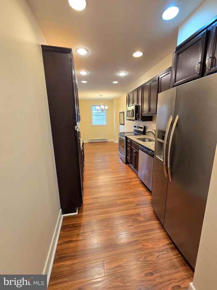 608 S Washington St - Photo 5 of 40