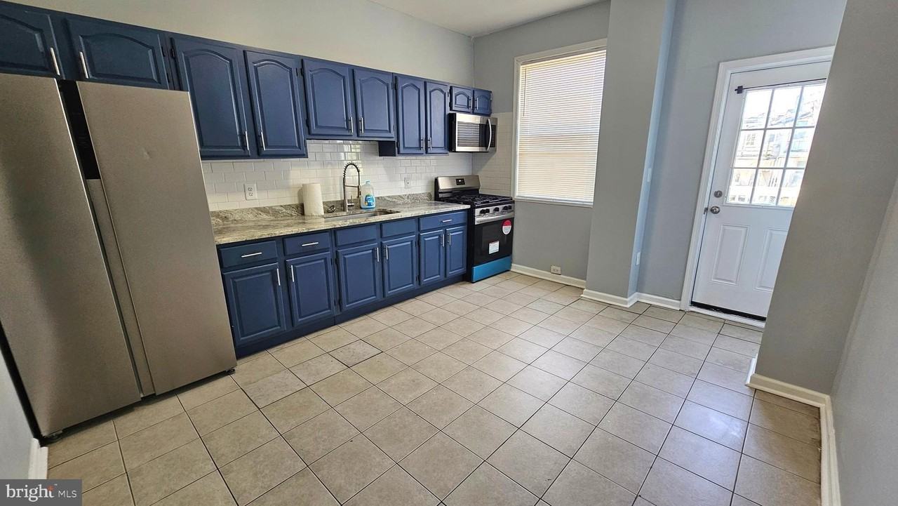 2805 Erdman Ave - Photo 5 of 26