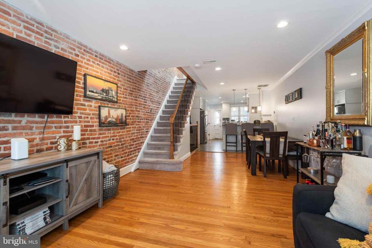 3902 Hudson Street - Photo 3 of 35