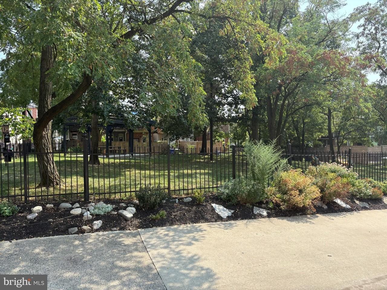 221 East Lafayette Avenue - Photo 5 of 31