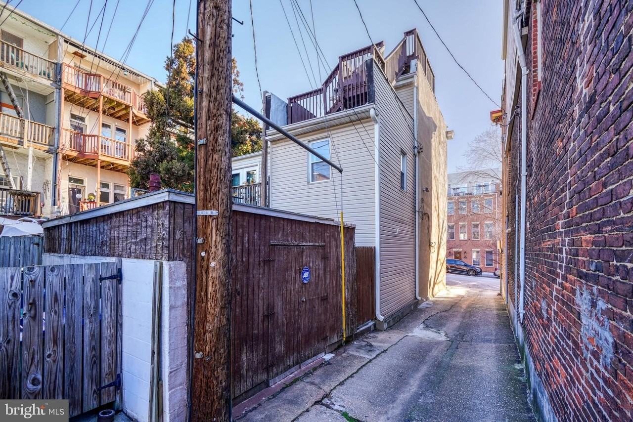 204 S Chester St - Photo 6 of 44