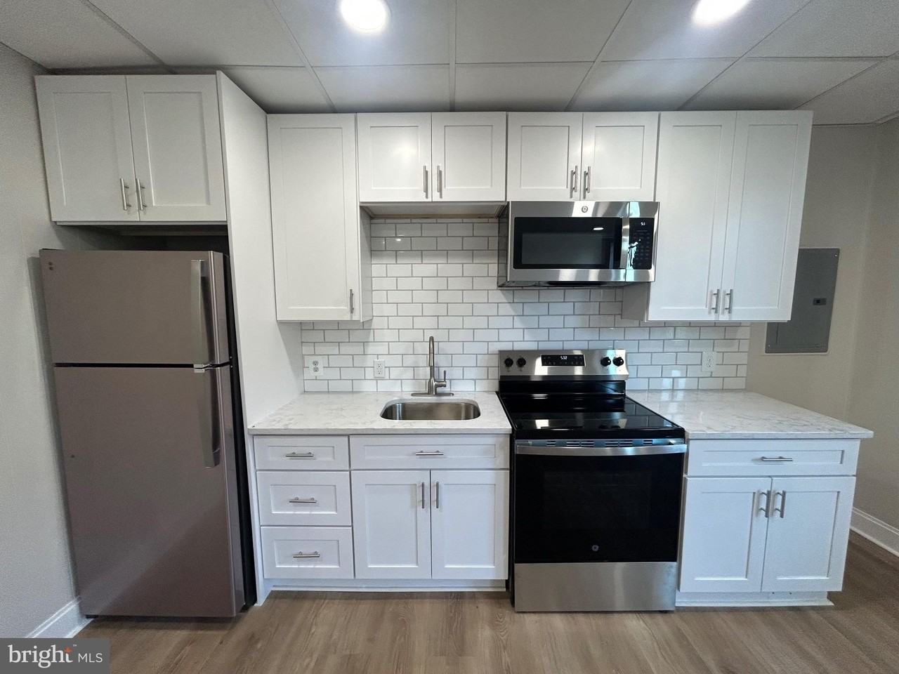 1130 Light Street #5 - Photo 4 of 11