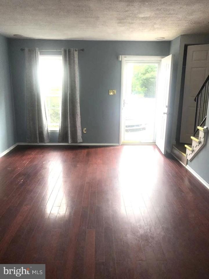 54 Lerner Court #31B - Photo 7 of 25