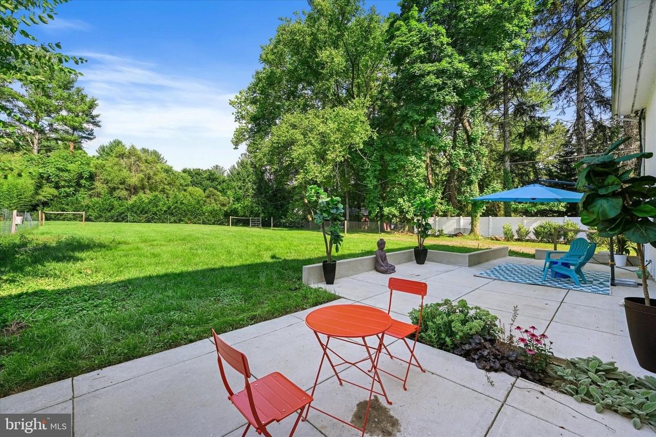 10533 Stevenson Rd - Photo 4 of 50