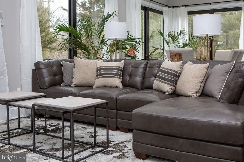 15841 York Rd - Photo 5 of 22