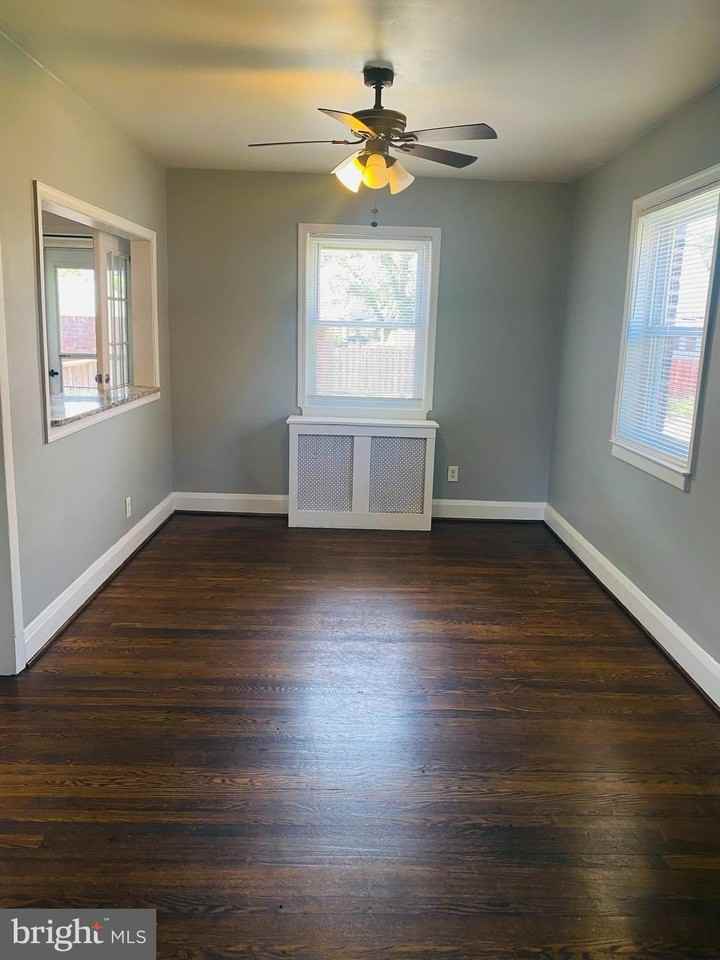 2504 Liberty Parkway - Photo 5 of 21