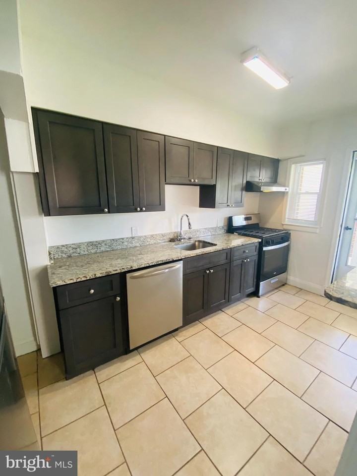 2504 Liberty Parkway - Photo 7 of 21