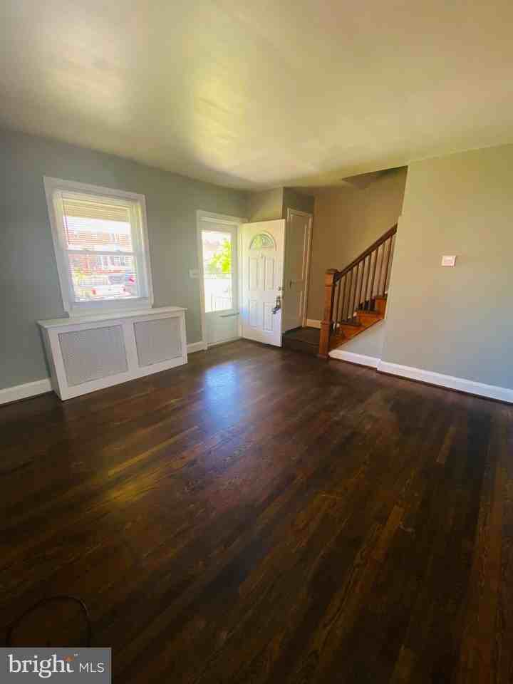 2504 Liberty Parkway - Photo 2 of 21