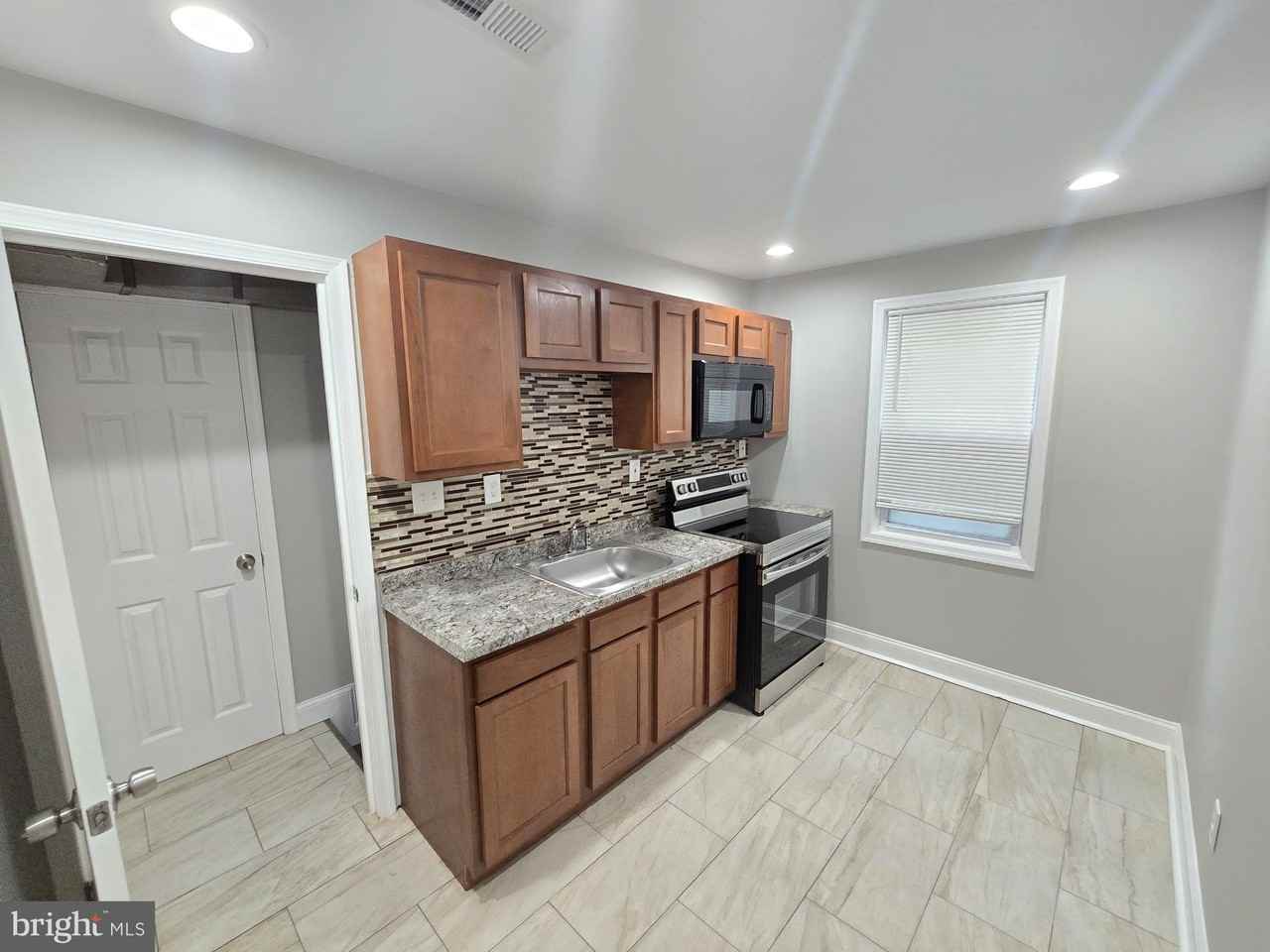 144 Chestnut St - Photo 4 of 14