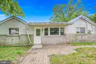 1915 Rettman Ln - Photo 1 of 1