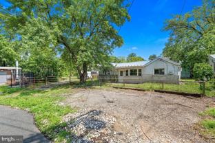 1915 Rettman Ln - Photo 1 of 1