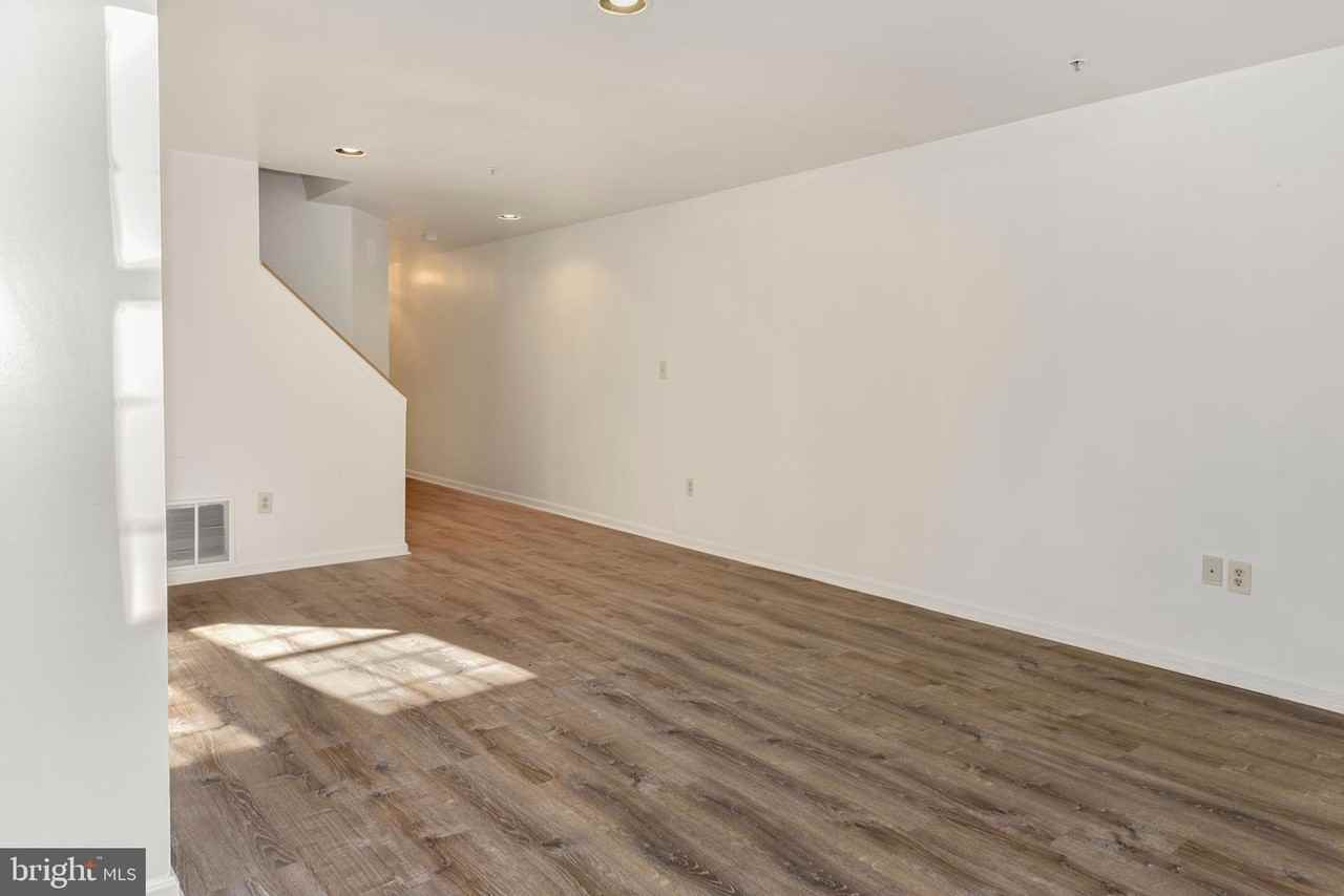 43 Bank Spring Ct - Photo 5 of 27