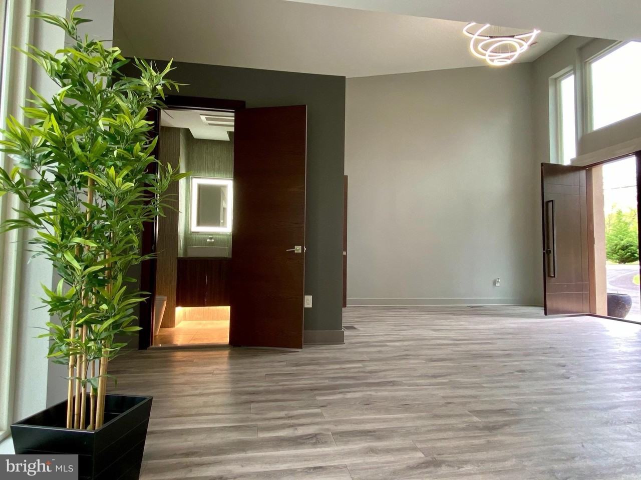 10530 Stevenson Rd - Photo 4 of 50