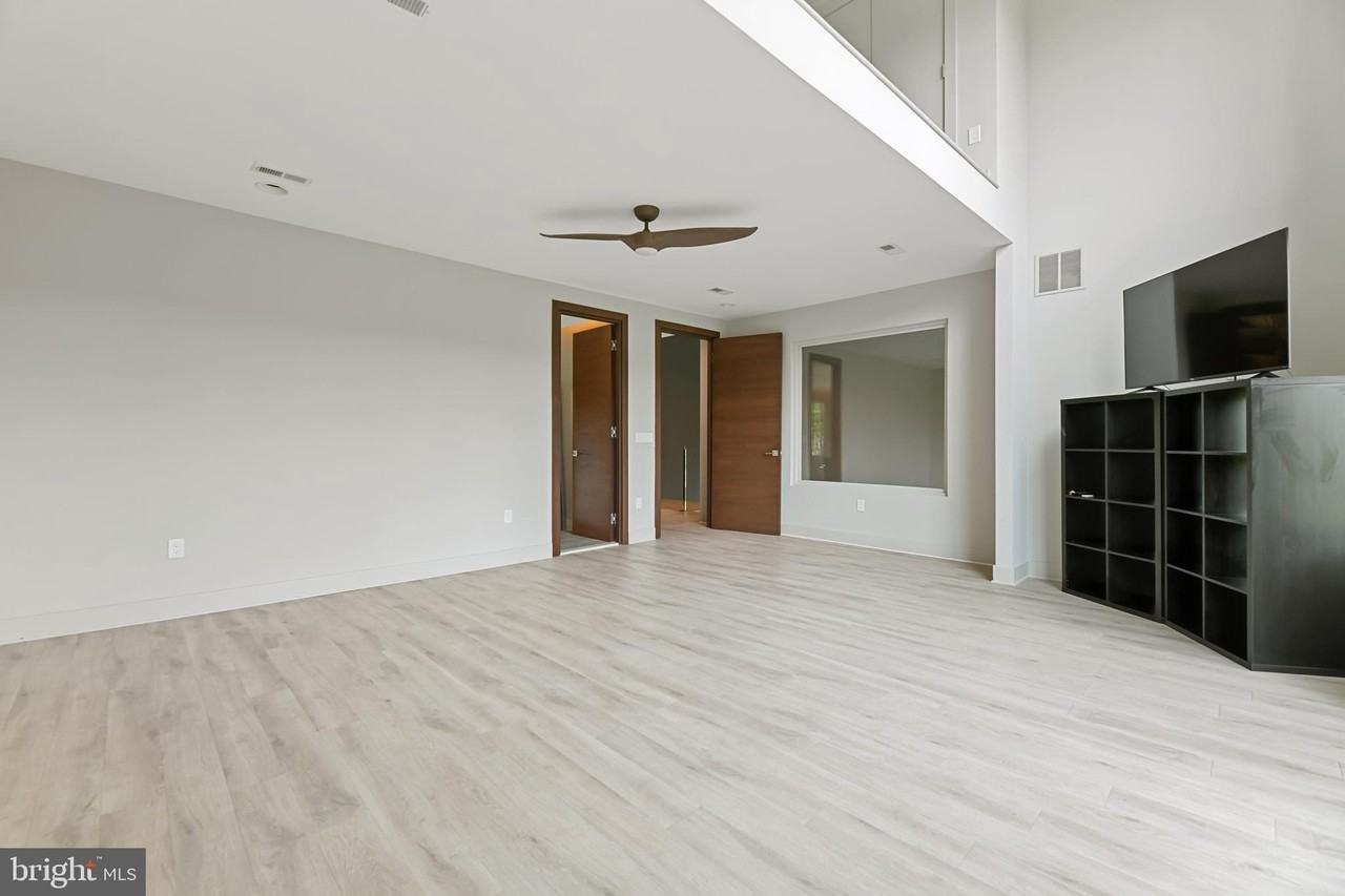 10530 Stevenson Rd - Photo 6 of 50