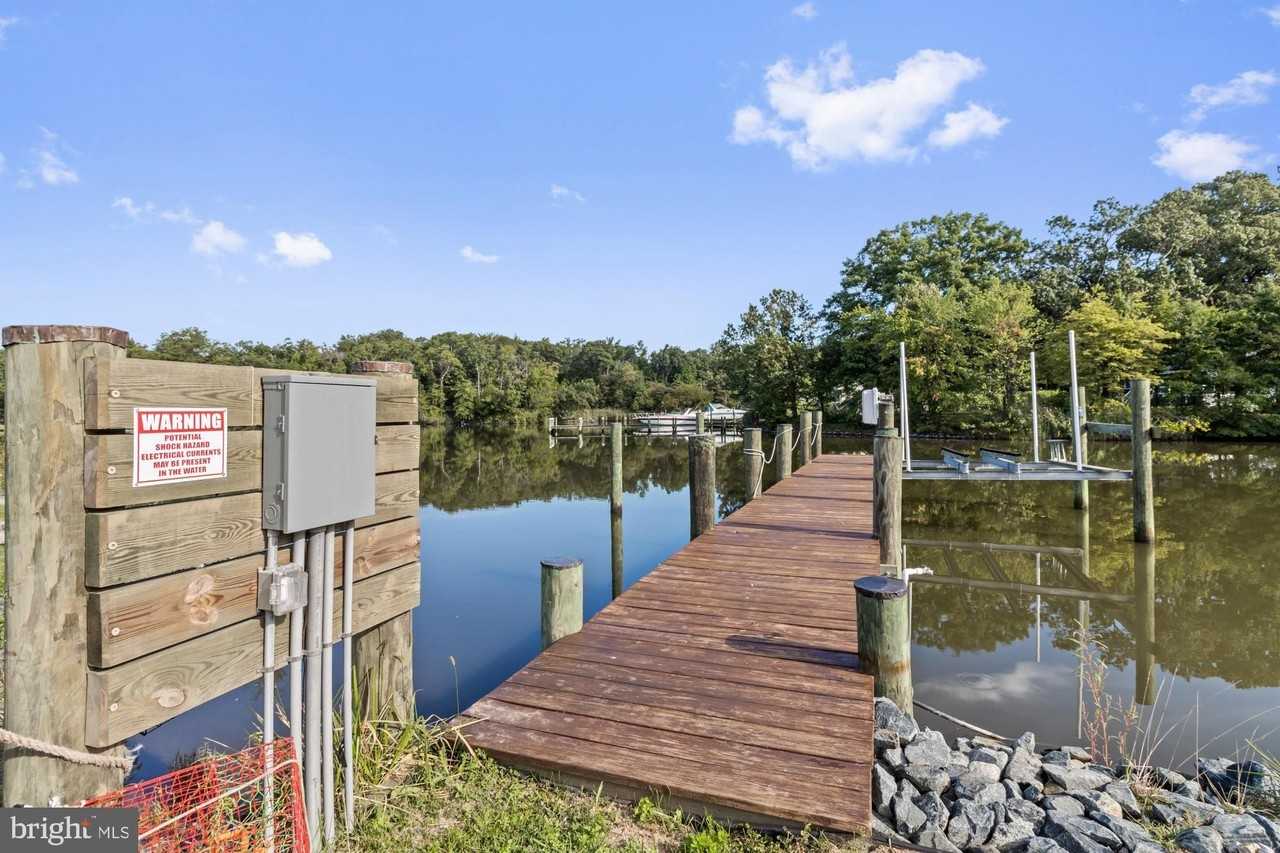 3622 Claires Ln - Photo 3 of 43